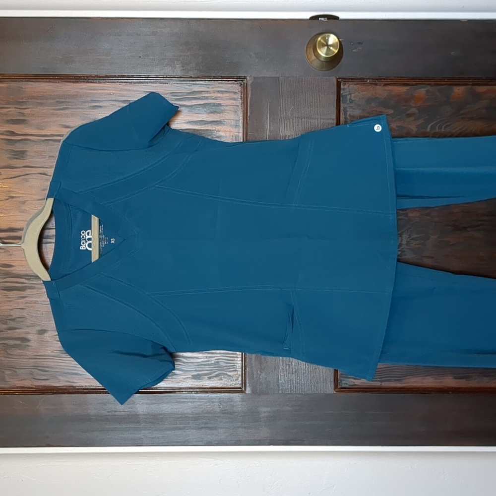 Barco One | Women's Scrub Set